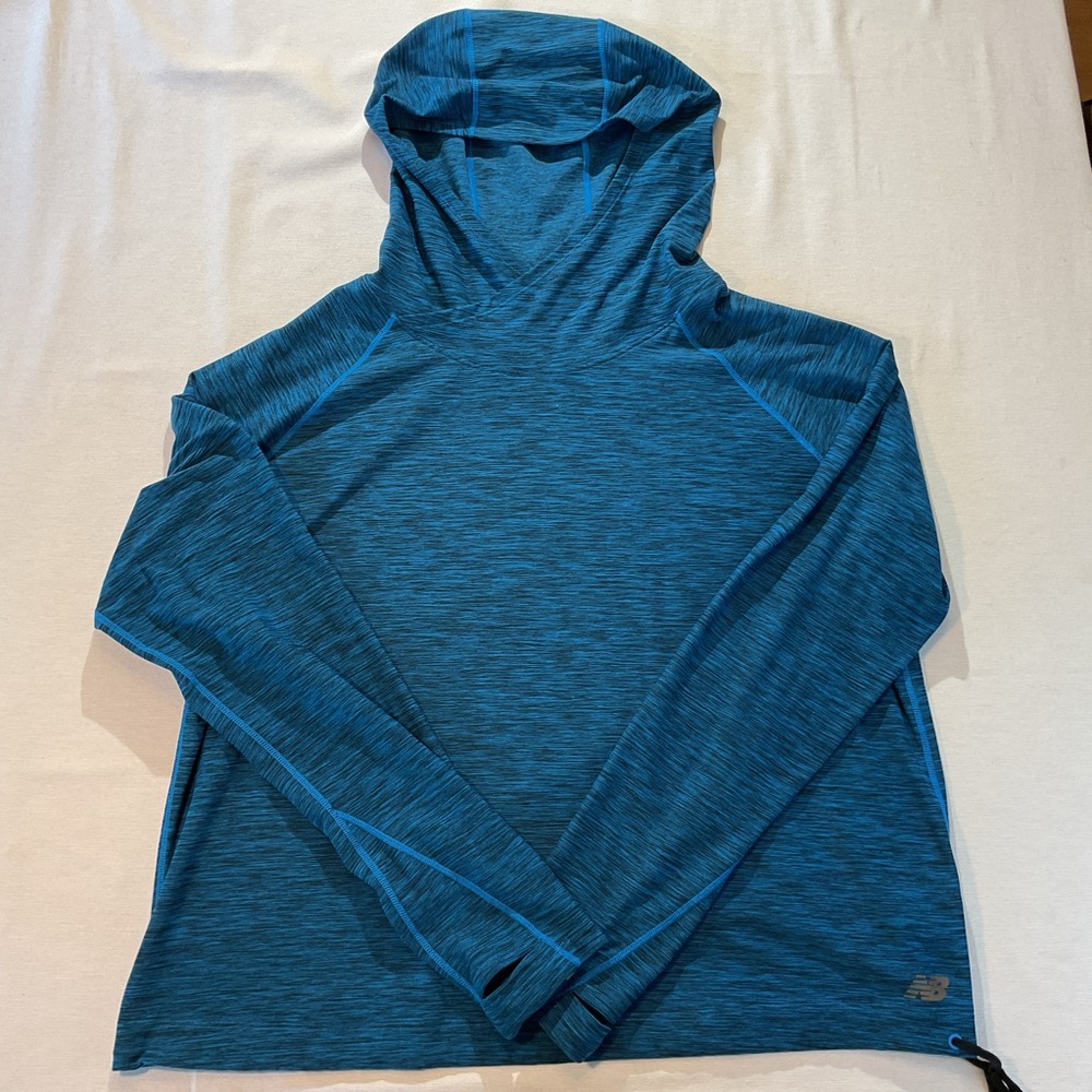 New Balance Heather Blue/Black Cropped Long Sleeve w/Thumb Holes Hoodie, Size L